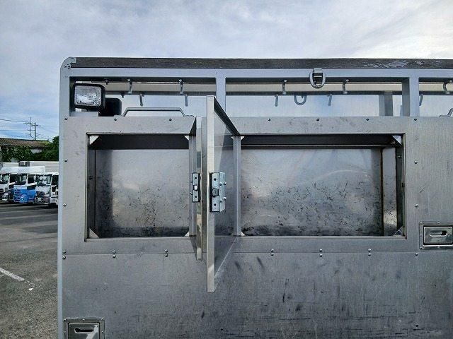 Isuzu FORWARD 2019-09 7606880-10
