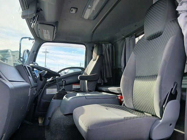 Isuzu FORWARD 2019-09 7606880-18