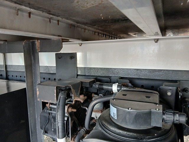 Isuzu FORWARD 2019-09 7606880-21