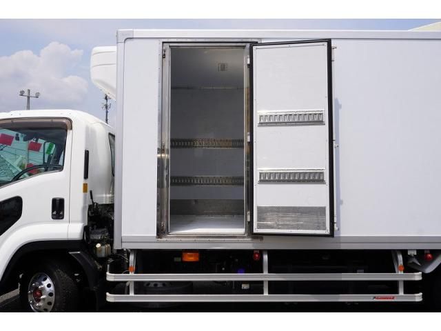 Isuzu FORWARD 2020-04 7710256-18