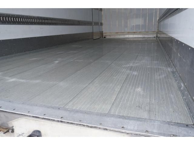 Isuzu FORWARD 2020-04 7710256-23