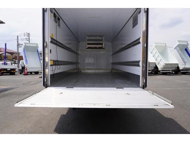 Isuzu FORWARD 2020-04 7710256-27