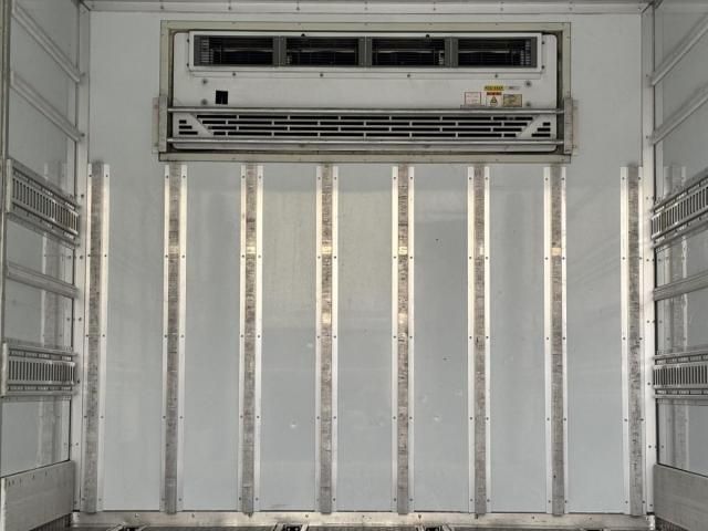 Isuzu FORWARD 2016-03 7737871-17