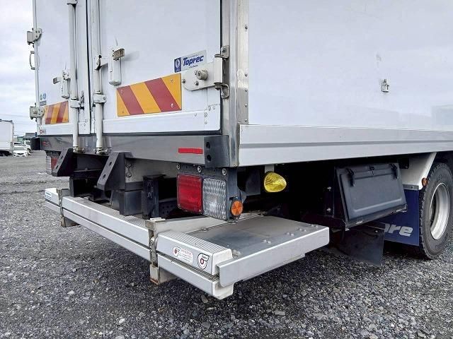 Isuzu FORWARD 2022-04 7864694-10