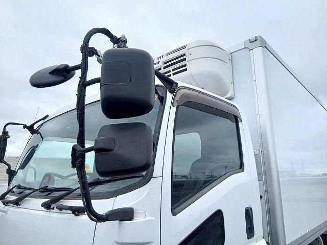 Isuzu FORWARD 2022-04 7864694-13