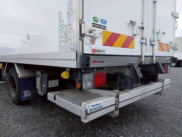 Isuzu FORWARD 2022-04 7864694-14