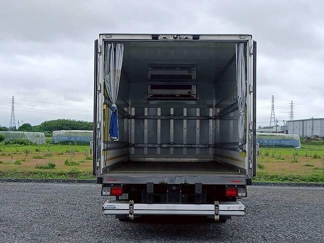 Isuzu FORWARD 2022-04 7864694-19