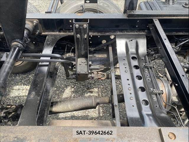 Isuzu FORWARD 2004-03 7902640-24