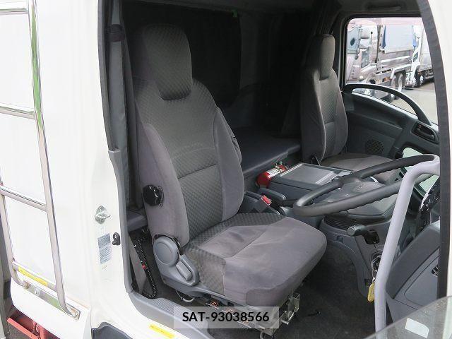Isuzu FORWARD 2017-02 7902637-9
