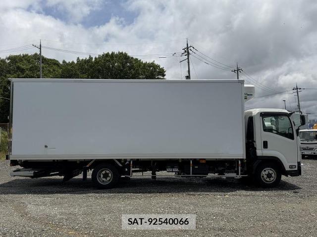 Isuzu FORWARD 2022-01 7902634-6