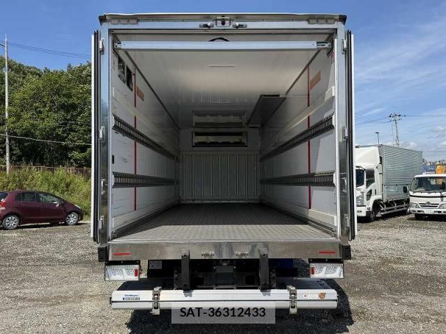 Isuzu FORWARD 2023-06 7902633-19