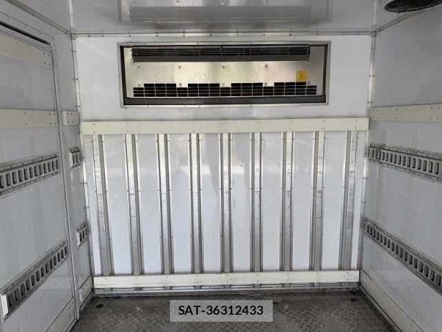 Isuzu FORWARD 2023-06 7902633-26