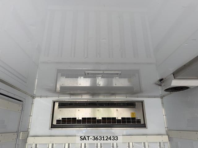 Isuzu FORWARD 2023-06 7902633-28
