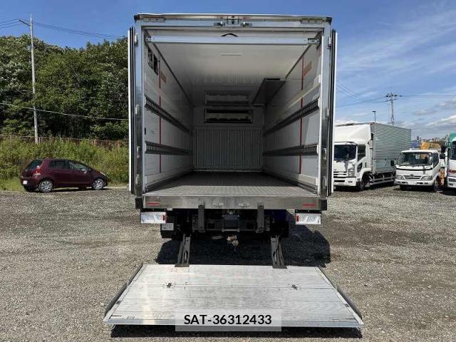 Isuzu FORWARD 2023-06 7902633-29