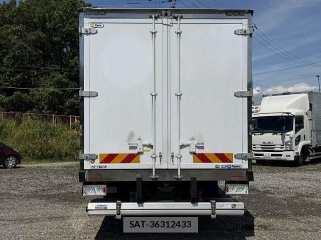 Isuzu FORWARD 2023-06 7902633-4