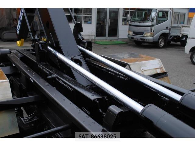 Isuzu FORWARD 2010-04 7902638-18