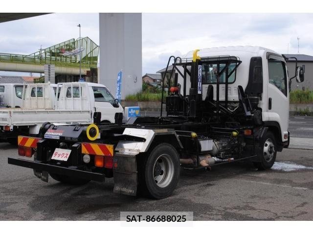Isuzu FORWARD 2010-04 7902638-6