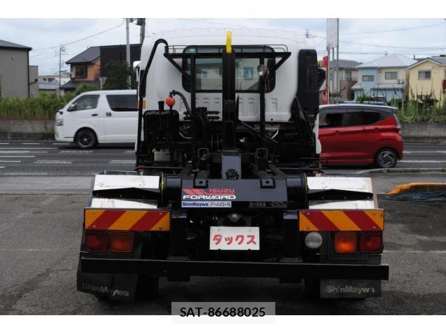 Isuzu FORWARD 2010-04 7902638-7