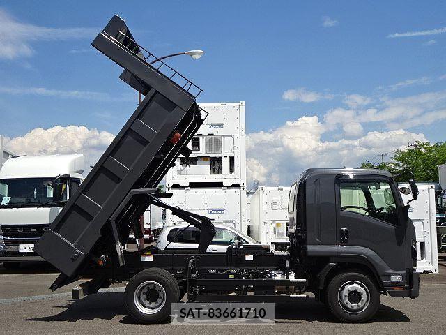 Isuzu FORWARD 2026-05 7902632-4