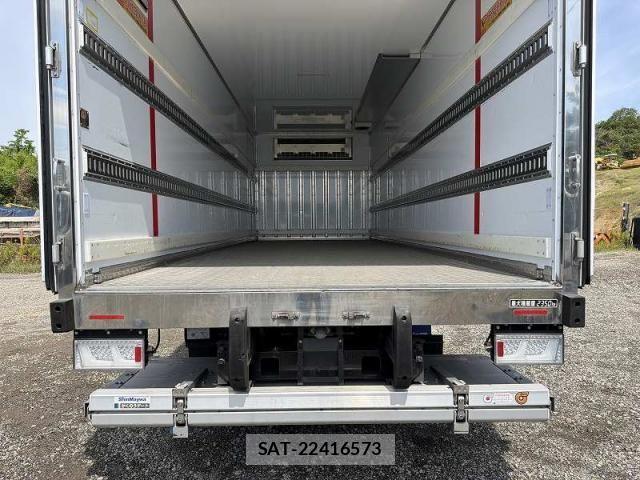 Isuzu FORWARD 2023-09 7961723-24