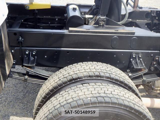 Isuzu FORWARD 2017-08 7961741-18