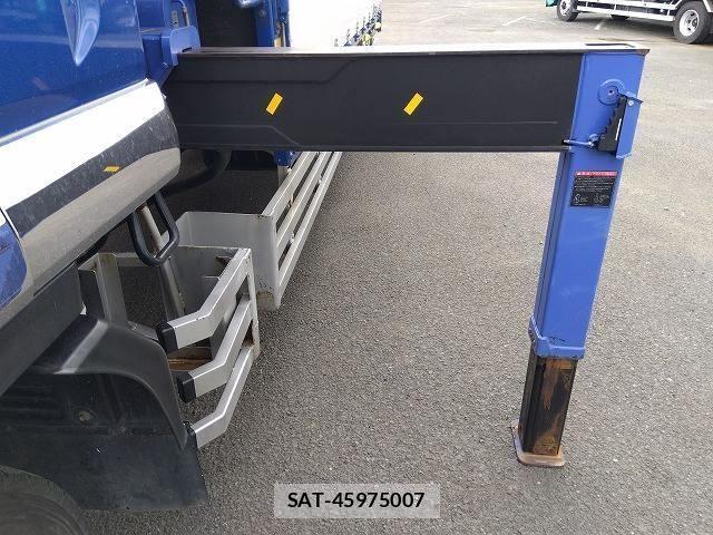 Isuzu FORWARD 2017-07 7961724-10