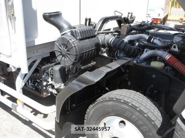 Isuzu FORWARD 2021-05 7979275-15