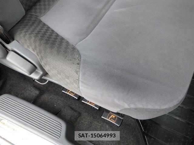 Isuzu FORWARD 2018-04 8035657-23