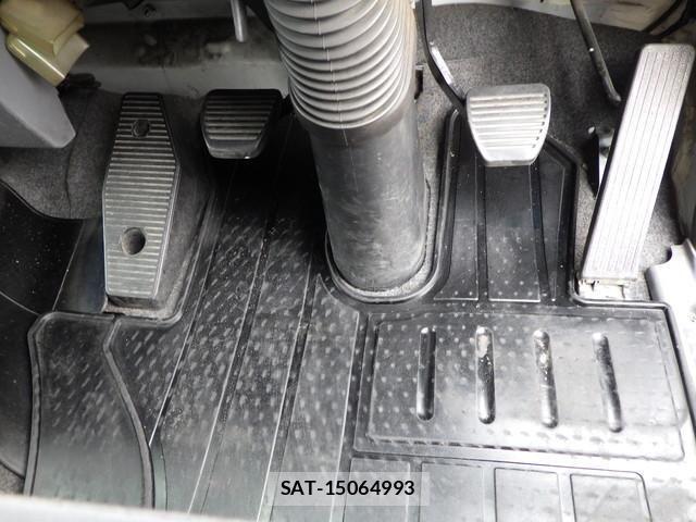 Isuzu FORWARD 2018-04 8035657-25