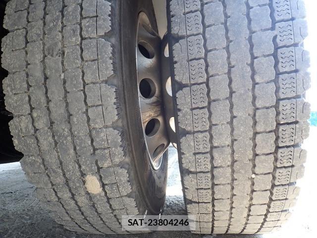 Isuzu FORWARD 2018-07 8073820-23