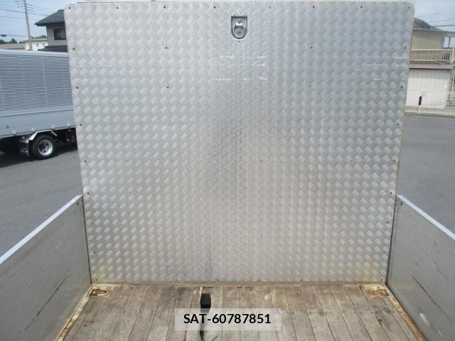 Isuzu FORWARD 2017-02 8073824-21