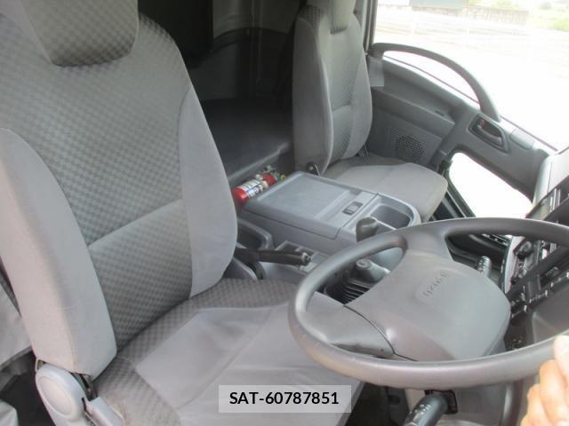 Isuzu FORWARD 2017-02 8073824-26
