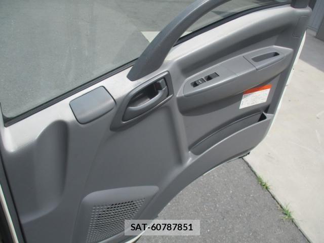 Isuzu FORWARD 2017-02 8073824-27