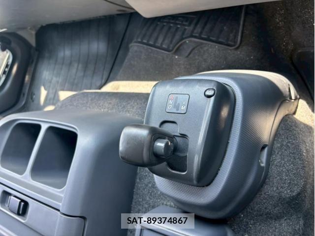 Isuzu FORWARD 2016-04 8099259-22