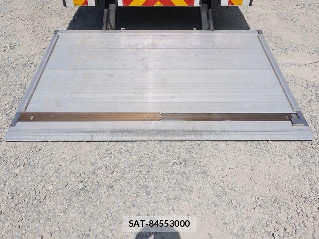 Isuzu FORWARD 2018-04 8130233-12