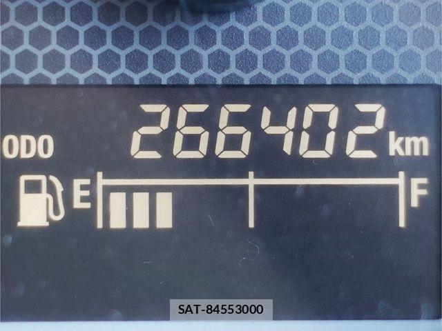 Isuzu FORWARD 2018-04 8130233-23