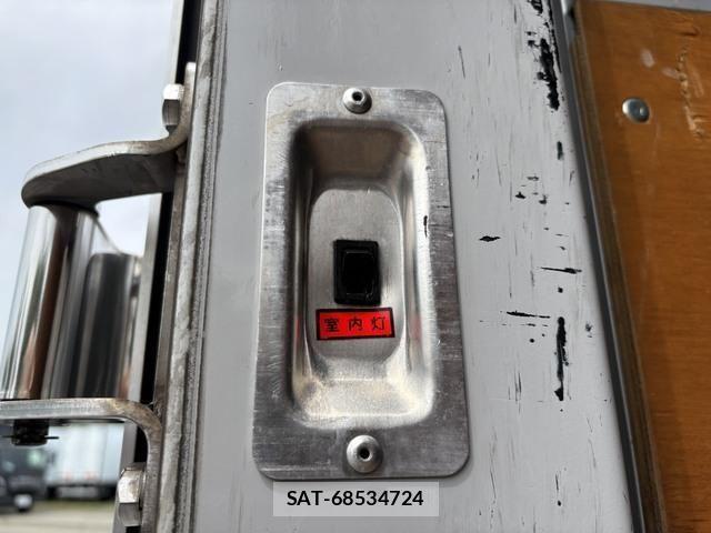 Isuzu FORWARD 2015-06 8145833-28