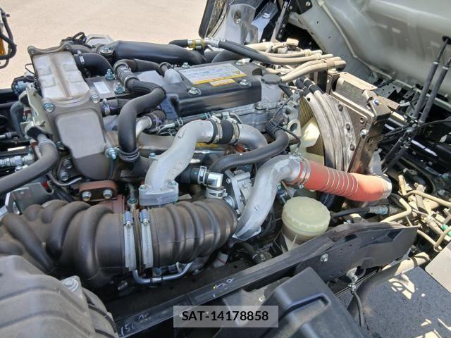 Isuzu FORWARD 2025-04 8158478-15