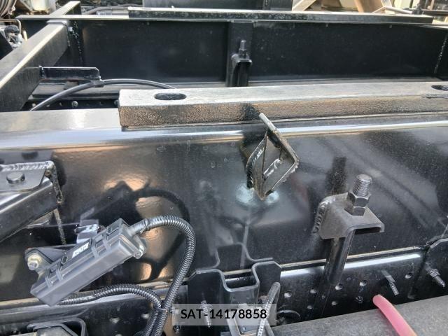 Isuzu FORWARD 2025-04 8158478-16