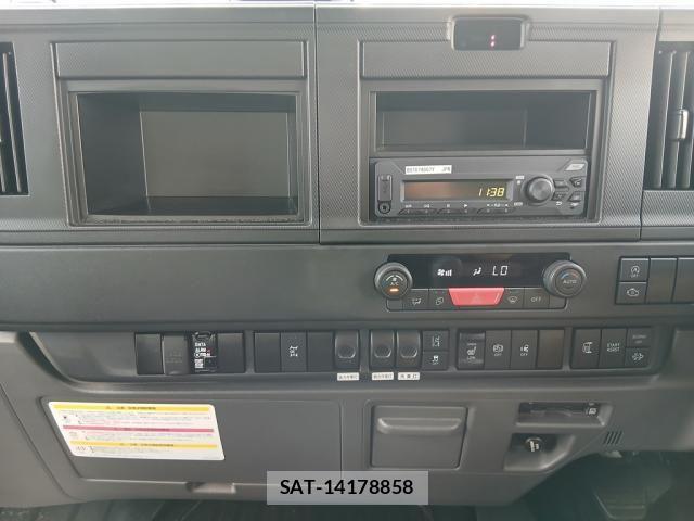 Isuzu FORWARD 2025-04 8158478-25