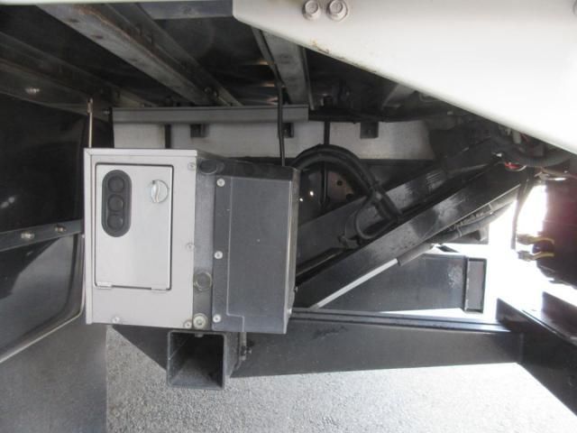 Isuzu FORWARD 2012-05 8186391-18