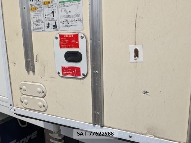Isuzu FORWARD 2018-03 8230102-25