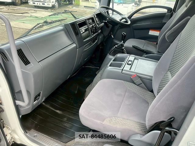 Isuzu FORWARD 2014-03 8230112-24
