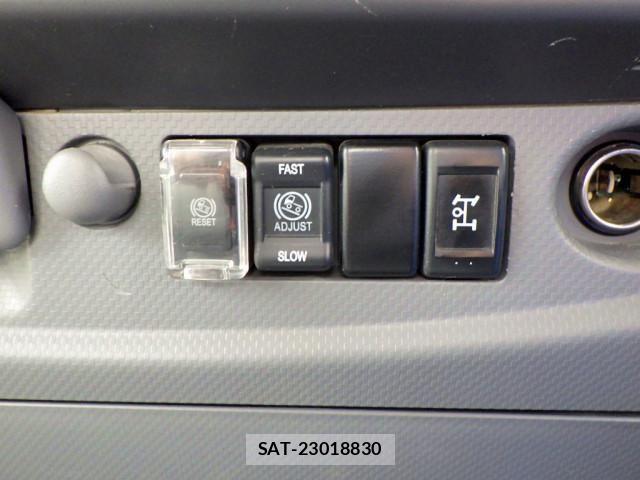 Isuzu FORWARD 2017-08 8230098-14