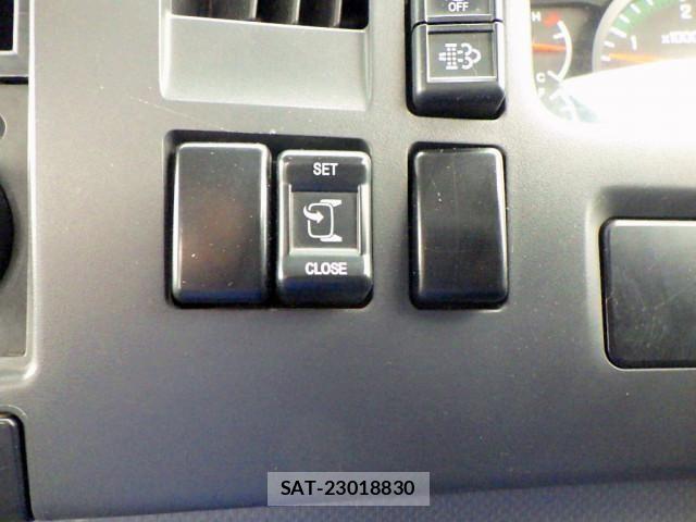 Isuzu FORWARD 2017-08 8230098-15