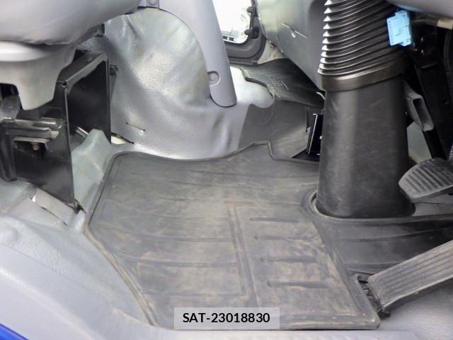 Isuzu FORWARD 2017-08 8230098-19