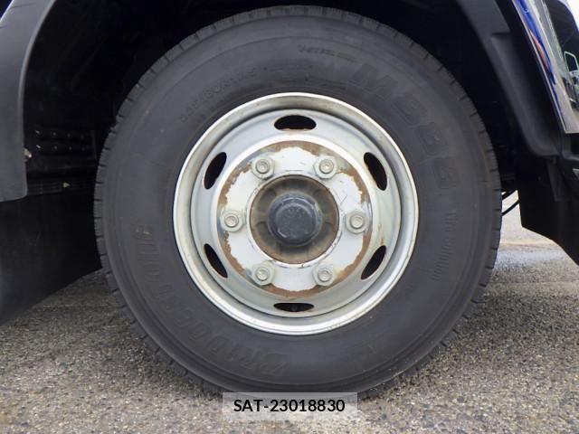 Isuzu FORWARD 2017-08 8230098-24