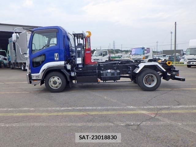 Isuzu FORWARD 2017-08 8230098-3