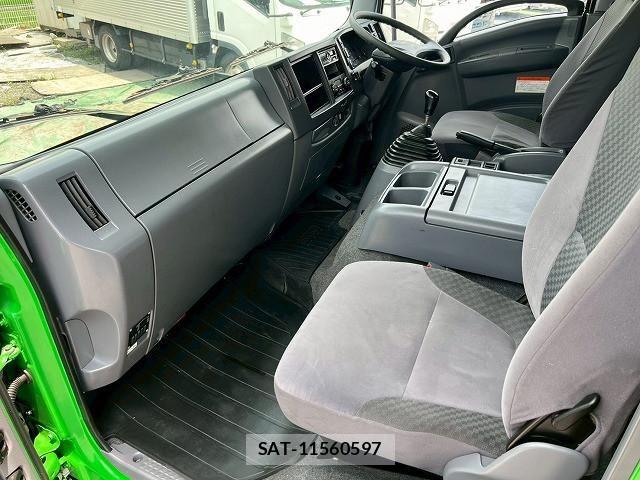 Isuzu FORWARD 2016-07 8230118-26