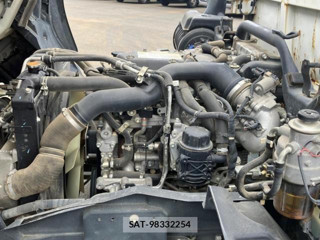 Isuzu FORWARD 2015-09 8230115-16